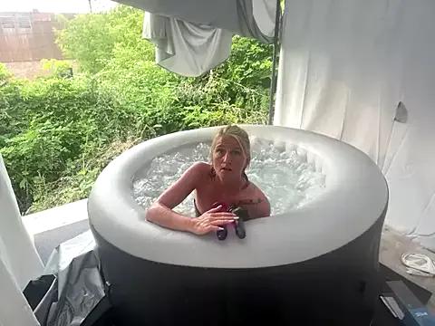OriginalBarbieEst92 from StripChat is Freechat