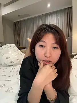 ououlovelove from StripChat is Freechat