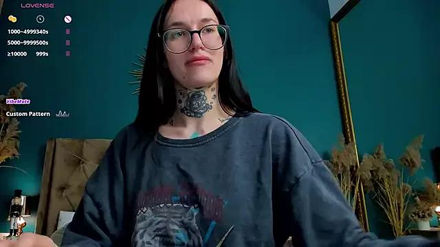 PalmLora from StripChat is Freechat