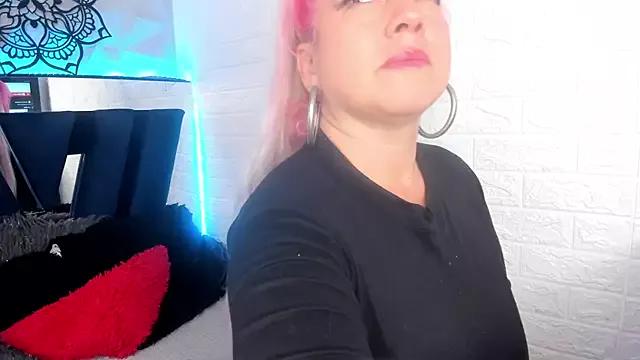 Girls and cam to cam: Watch as these sophisticated entertainers uncover their stunning costumes and curvaceous curves online!