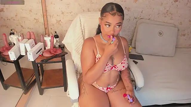 pamela_west from StripChat is Freechat