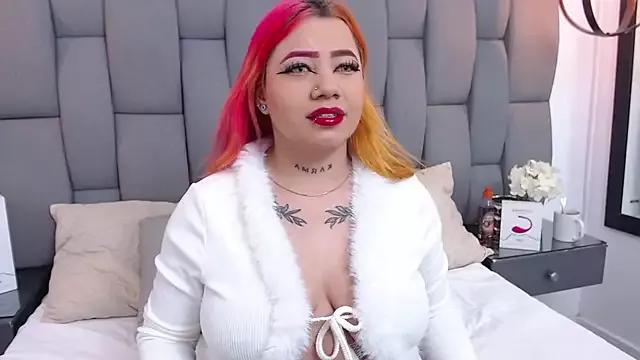 Pauletteblondie from StripChat is Freechat