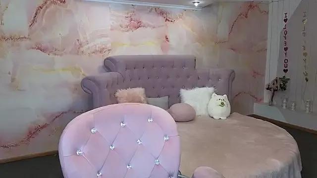 Girls and cam to cam: Watch as these sophisticated entertainers uncover their stunning costumes and curvaceous curves online!