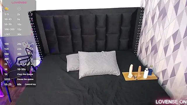 Girls and cam to cam: Watch as these sophisticated entertainers uncover their stunning costumes and curvaceous curves online!