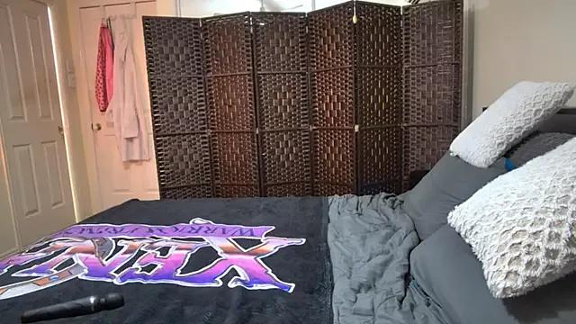 PlayfulcurvyyMilf from StripChat is Freechat