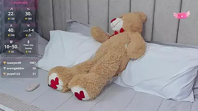 Girls and cam to cam: Watch as these sophisticated entertainers uncover their stunning costumes and curvaceous curves online!