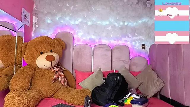 Girls and cam to cam: Watch as these sophisticated entertainers uncover their stunning costumes and curvaceous curves online!