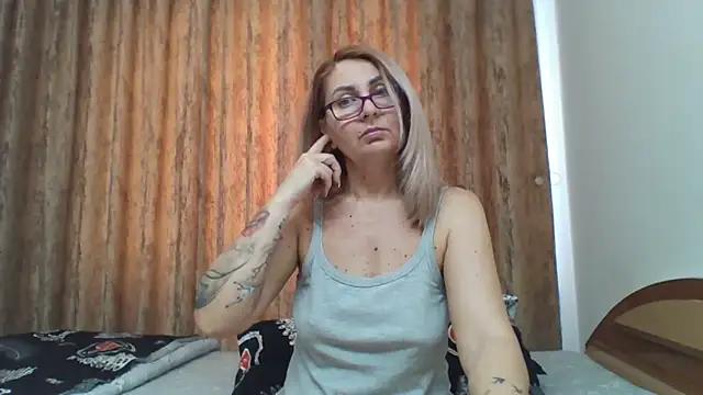 PussyEvely from StripChat
