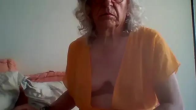 PutaCarla from StripChat is Freechat