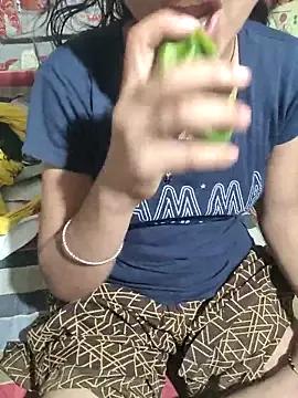 Queen-girs from StripChat is Freechat