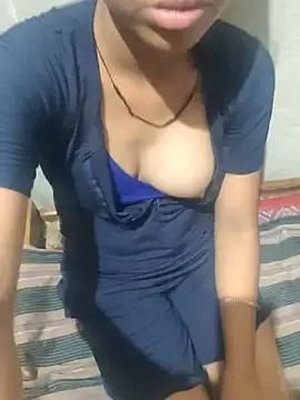 Queen-girs from StripChat is Freechat