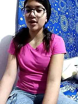 Queen__Love from StripChat is Freechat