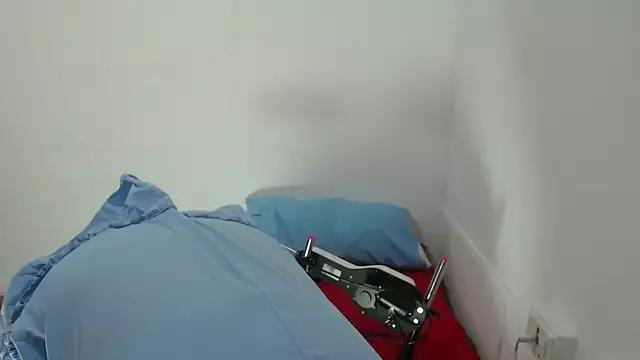 Queen_Naomi from StripChat is Freechat