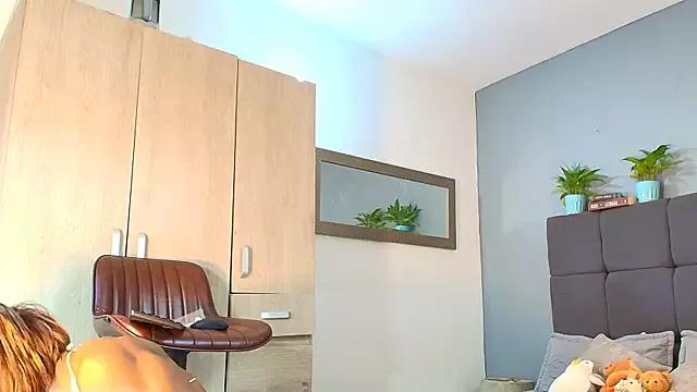 queenaliice from StripChat is Freechat