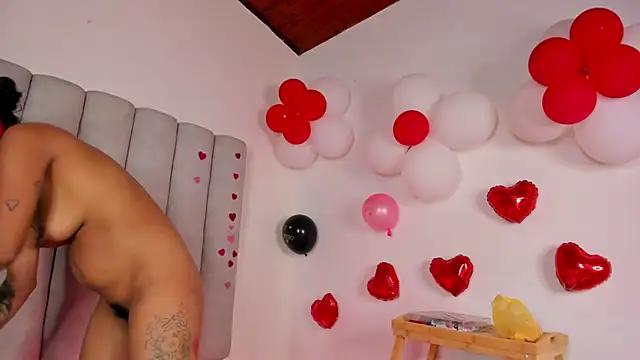 Girls and cam to cam: Watch as these sophisticated entertainers uncover their stunning costumes and curvaceous curves online!
