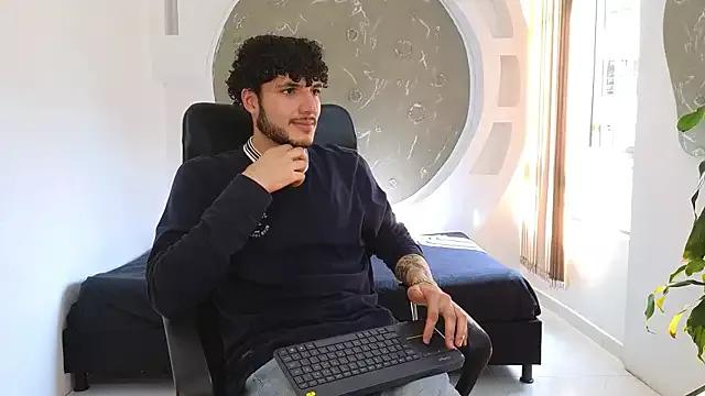 Rafael_Mendezz from StripChat is Freechat