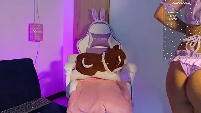 Girls and cam to cam: Watch as these sophisticated entertainers uncover their stunning costumes and curvaceous curves online!