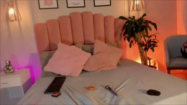 raven_black_ from StripChat is Freechat