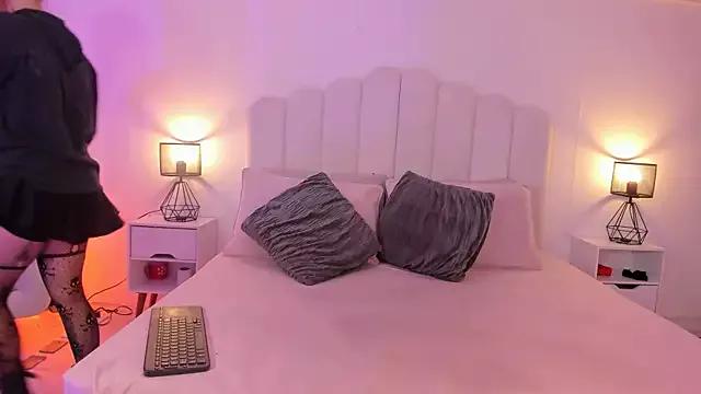 Girls and cam to cam: Watch as these sophisticated entertainers uncover their stunning costumes and curvaceous curves online!