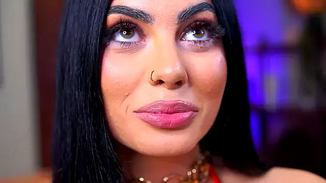 RavennaDArcy from StripChat is Freechat