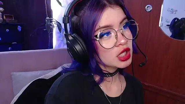 Raventh_ from StripChat is Freechat