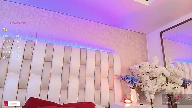 Girls and cam to cam: Watch as these sophisticated entertainers uncover their stunning costumes and curvaceous curves online!