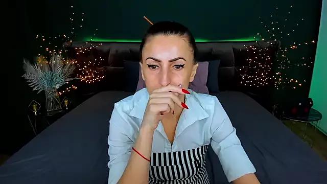 Girls and cam to cam: Watch as these sophisticated entertainers uncover their stunning costumes and curvaceous curves online!