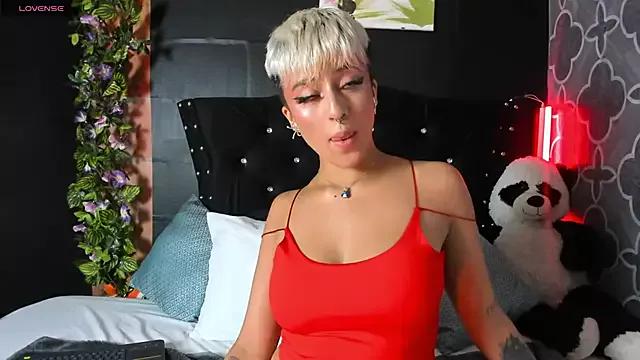 Girls and cam to cam: Watch as these sophisticated entertainers uncover their stunning costumes and curvaceous curves online!