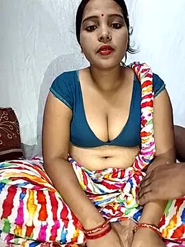 RED_CHILLY_QUEEN from StripChat is Freechat