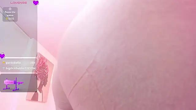 Girls and cam to cam: Watch as these sophisticated entertainers uncover their stunning costumes and curvaceous curves online!