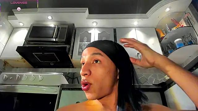 Riley_Blue from StripChat is Freechat