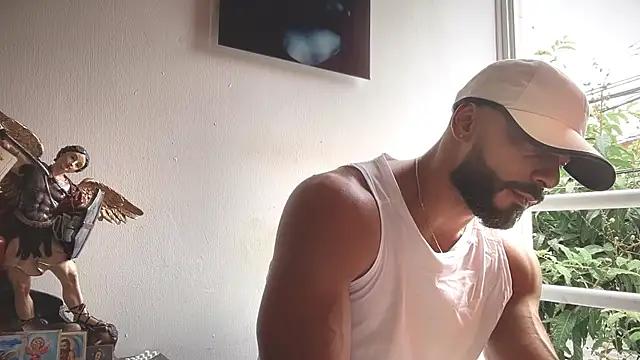 romeolovedark from StripChat is Freechat