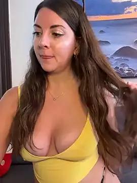 Roselyn_xo from StripChat is Freechat