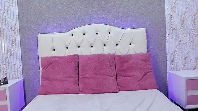 Girls and cam to cam: Watch as these sophisticated entertainers uncover their stunning costumes and curvaceous curves online!