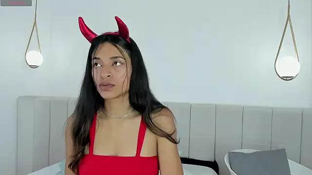 RousyMoon from StripChat is Freechat