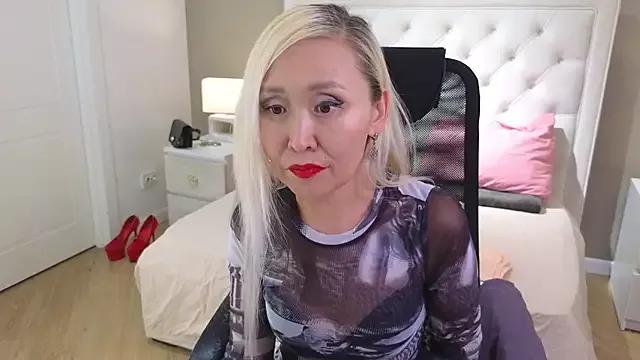 Girls and cam to cam: Watch as these sophisticated entertainers uncover their stunning costumes and curvaceous curves online!