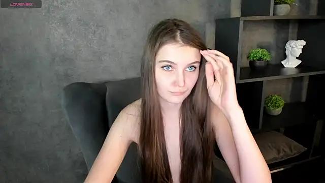 Roxy_Mour from StripChat is Freechat