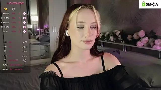 RubyMiracles from StripChat is Freechat