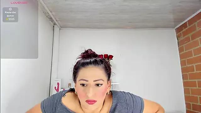 Girls and cam to cam: Watch as these sophisticated entertainers uncover their stunning costumes and curvaceous curves online!