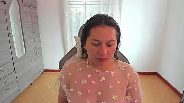 samantha__wilson from StripChat is Freechat