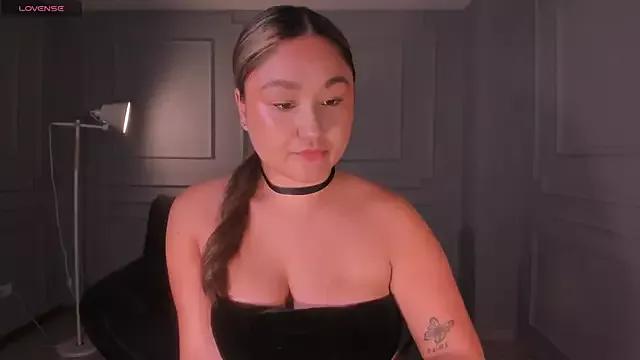SamanthaConnorX from StripChat is Freechat