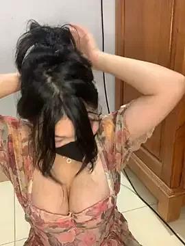 Girls and cam to cam: Watch as these sophisticated entertainers uncover their stunning costumes and curvaceous curves online!