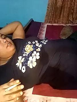 Samira112 from StripChat is Freechat