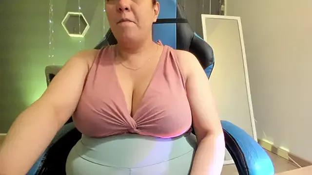 Girls and cam to cam: Watch as these sophisticated entertainers uncover their stunning costumes and curvaceous curves online!