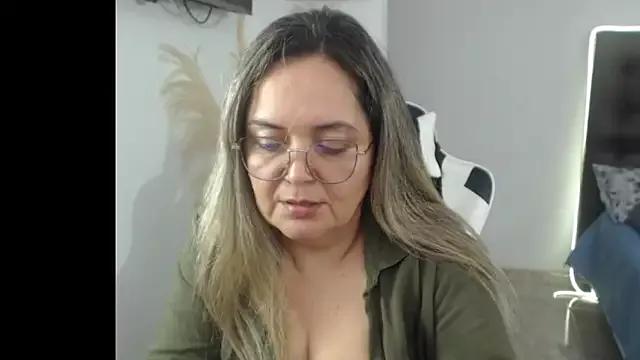 Girls and cam to cam: Watch as these sophisticated entertainers uncover their stunning costumes and curvaceous curves online!