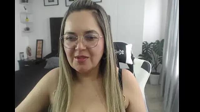 Girls and cam to cam: Watch as these sophisticated entertainers uncover their stunning costumes and curvaceous curves online!