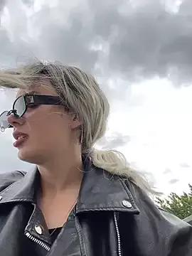 SandraCarter from StripChat is Freechat