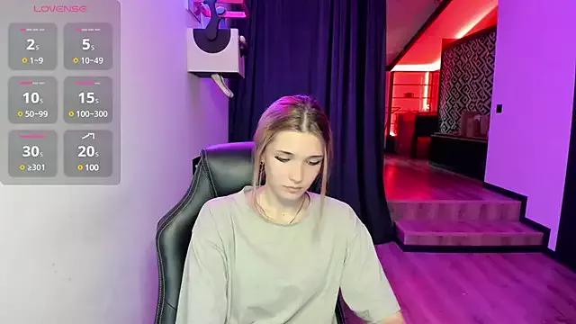 Girls and cam to cam: Watch as these sophisticated entertainers uncover their stunning costumes and curvaceous curves online!