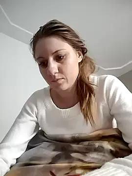 SandyCassie from StripChat is Freechat