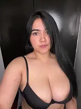 Sara__collins__ from StripChat is Freechat